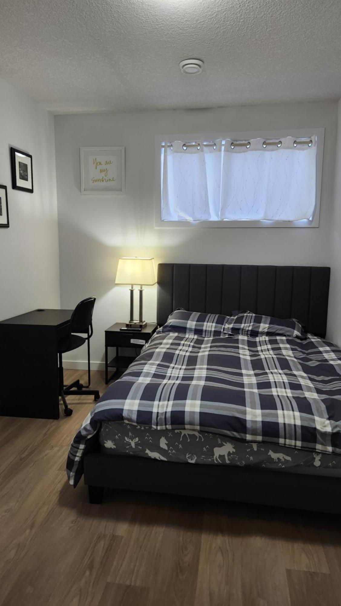 Modern 2 Bedroom Basement Suite At West Едмонтон Екстер'єр фото