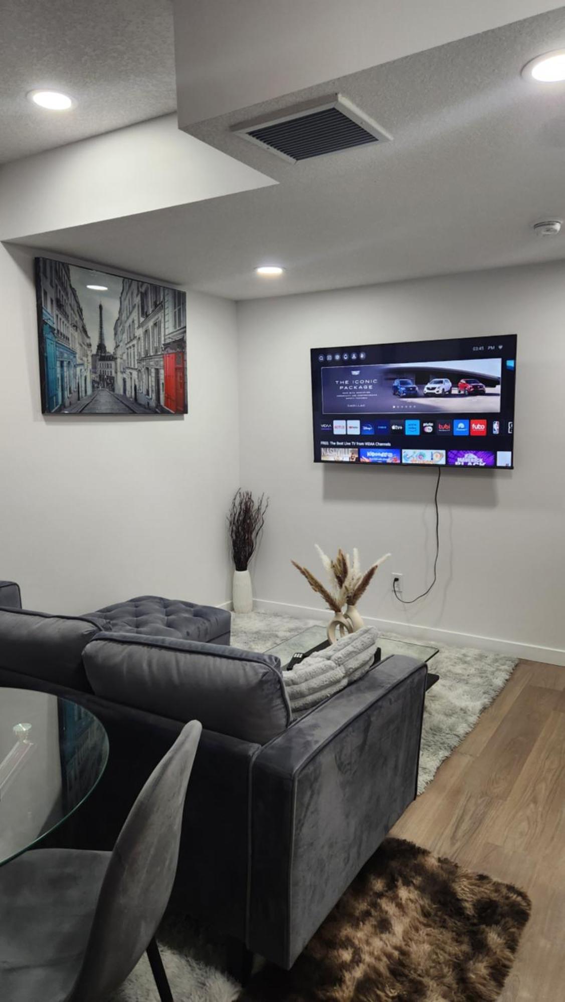Modern 2 Bedroom Basement Suite At West Едмонтон Екстер'єр фото
